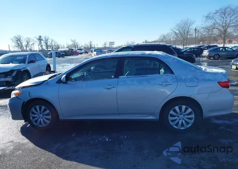 2013 Toyota Corolla Le z USA, uszkodzony, nr VIN 2T1BU4EE5DC051045